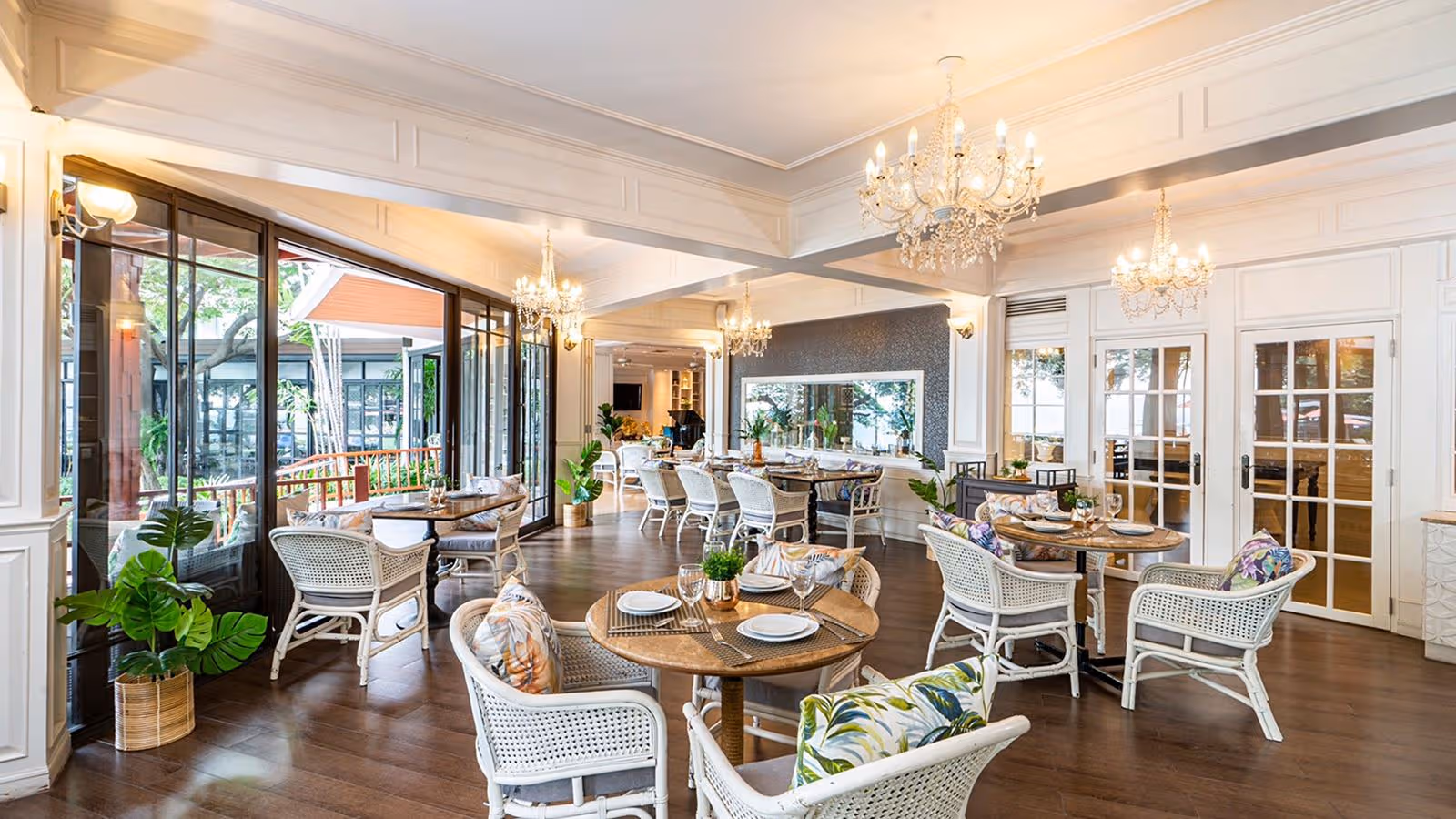 Cosy Beach Hotel