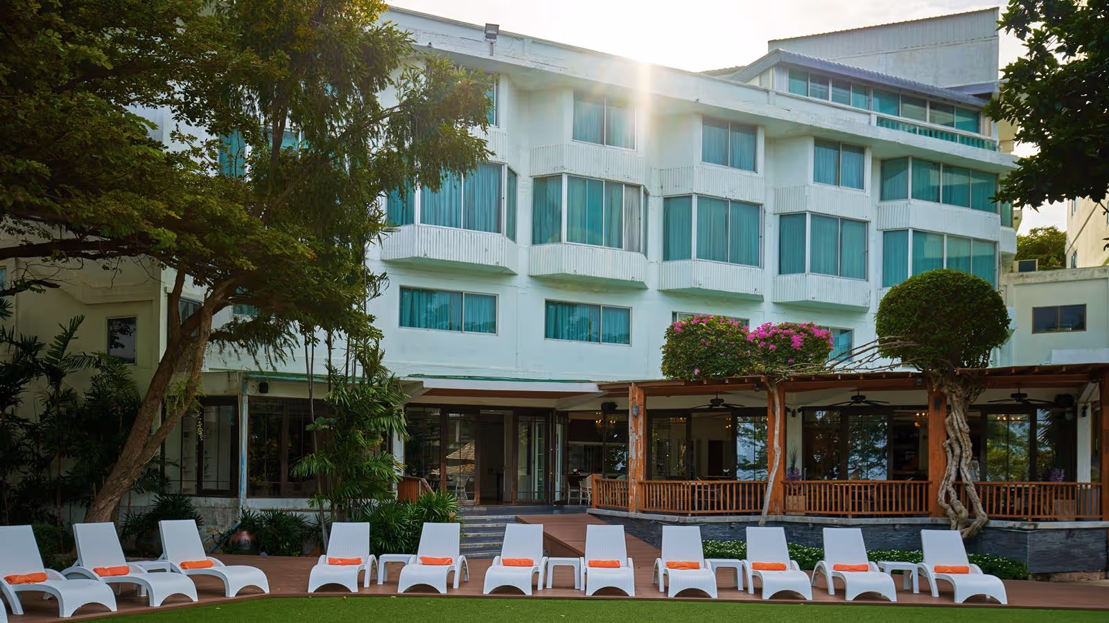 Cosy Beach Hotel