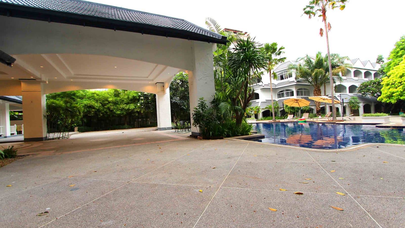 Pooh Beach Resort & Spa