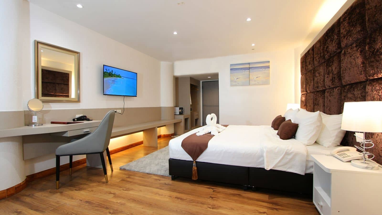 Pooh Beach Resort & Spa