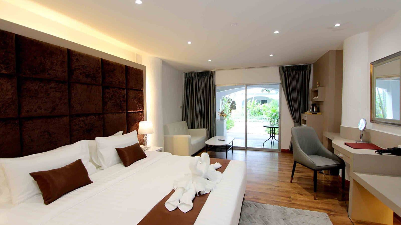 Pooh Beach Resort & Spa