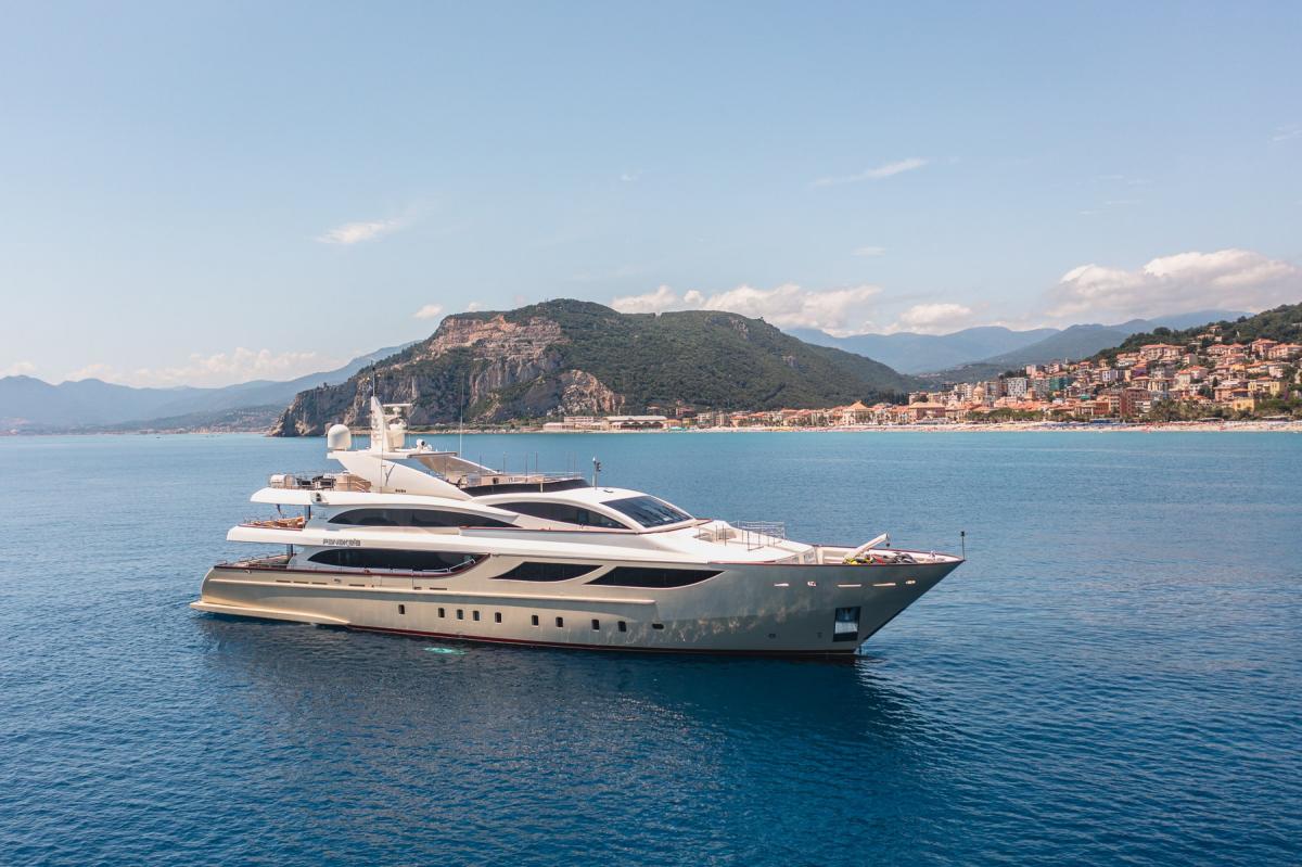 Astondoa 150ft